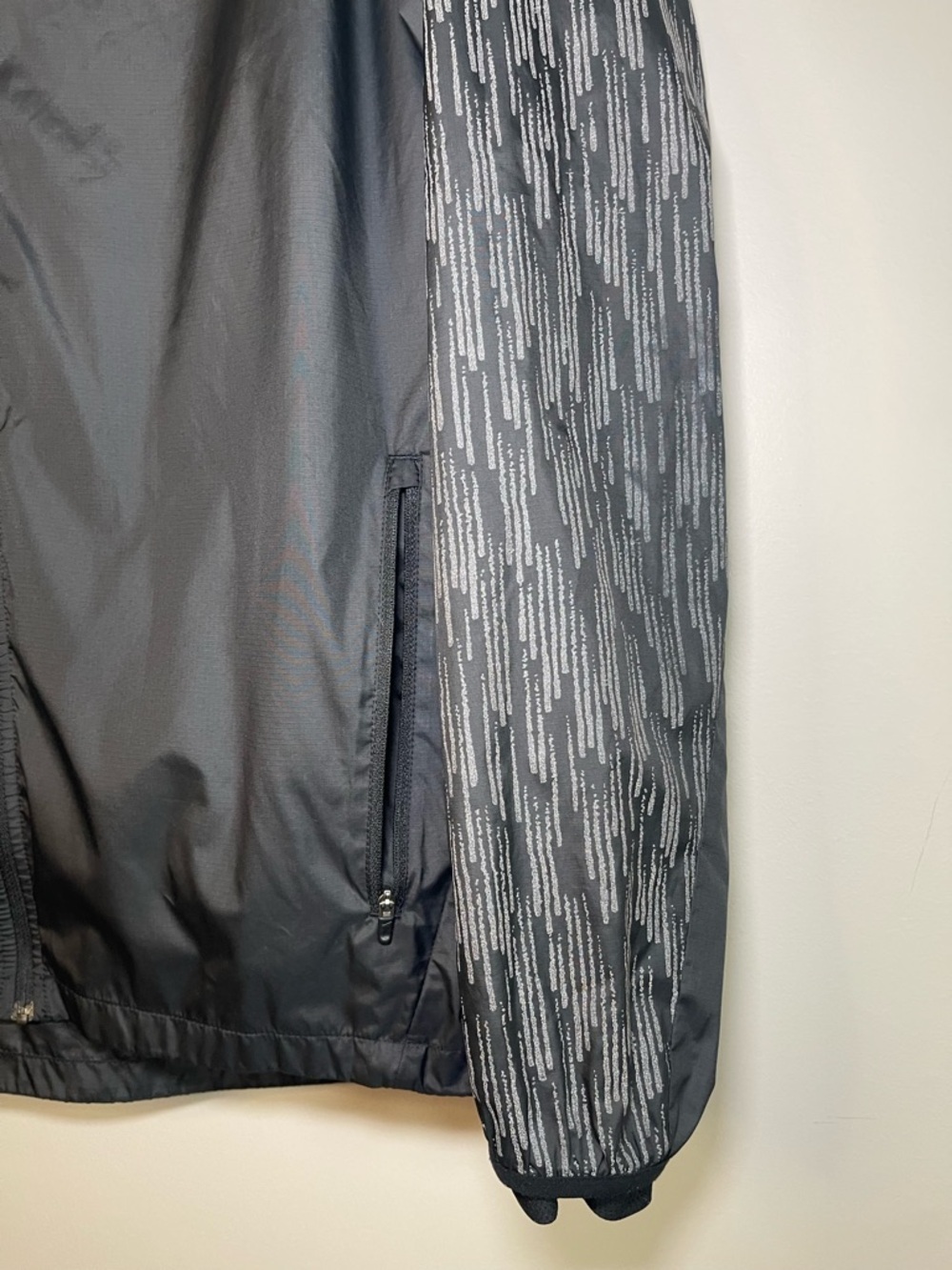Nike Black and Gray Zip Windbreaker Jacket - Picture 3 of 8